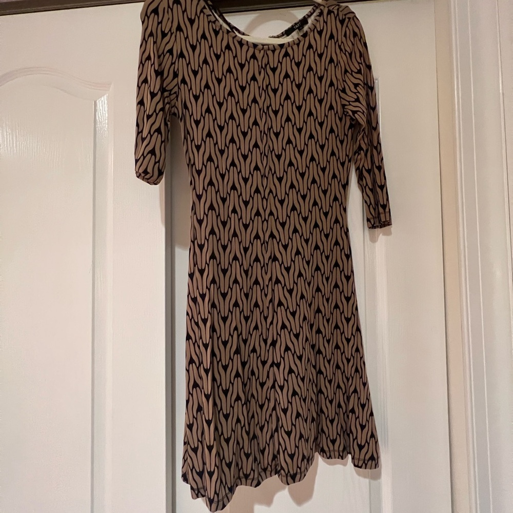 Tart Black & Tan Dress